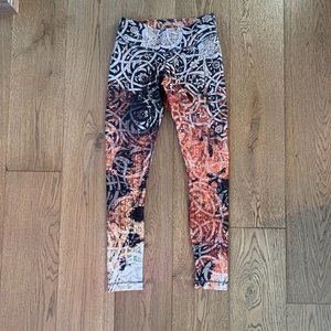 Bodynova patterned yoga leggings